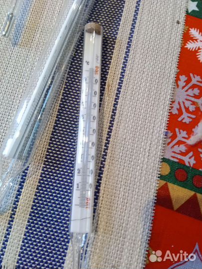 Угловой технический ртутный термометр