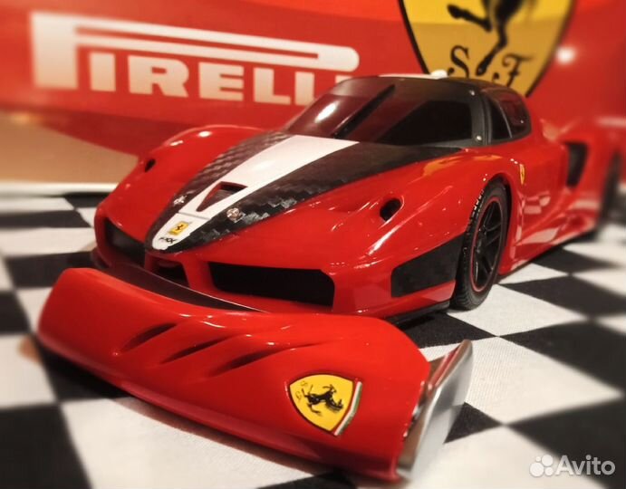Сувенирная зажигалка Scuderia Ferrari