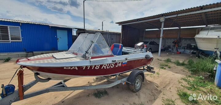 Лодка с мотором