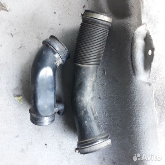 Патрубок от воздушного фильтра Ауди А4Б5 VW Пассат