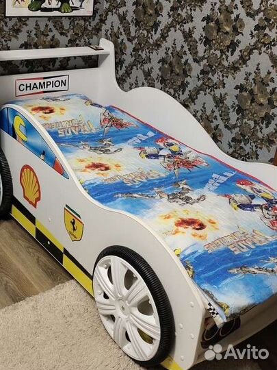 Детская кровать машинка