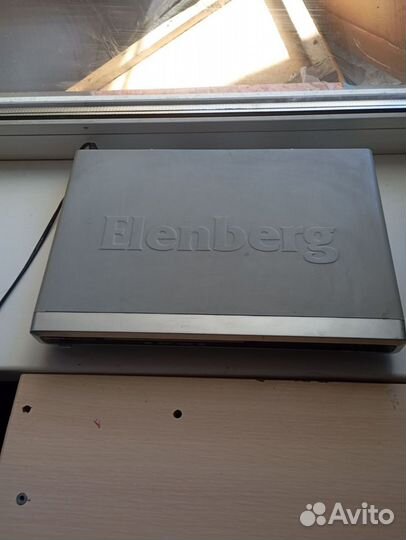 DVD плеер Elenberg dvdp-2410
