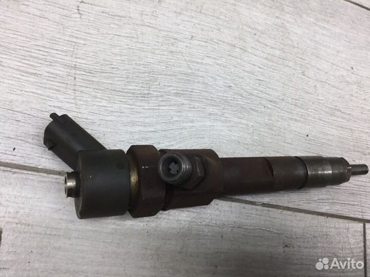 Форсунка Renault Trafic 2.5 2000