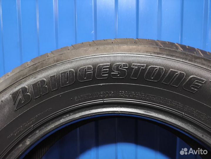 Bridgestone Dueler H/T 687 225/65 R17