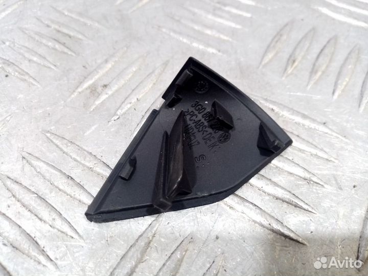 Б/У Накладка ручки двери внутренняя правая#001