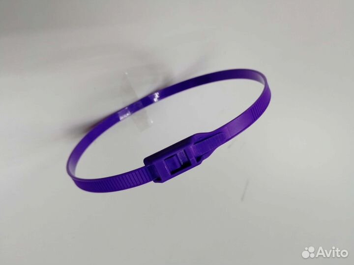 Цветные хомуты (стяжки) для лабиринта