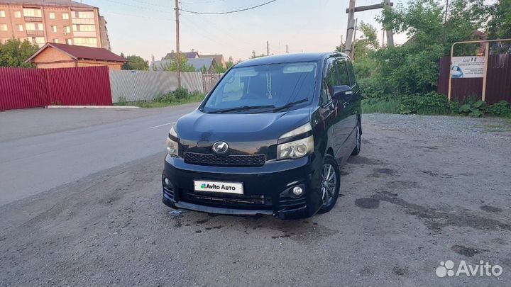 Toyota Voxy 2.0 CVT, 2010, 275 000 км