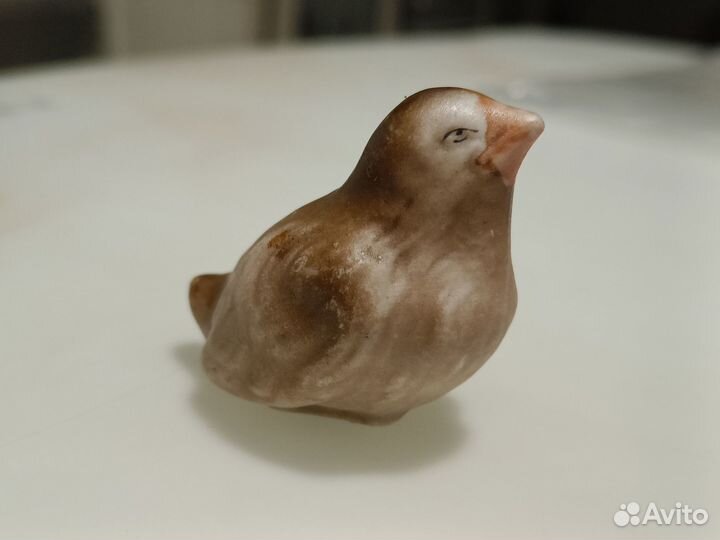 Птичка птенец воробей фарфор старинный