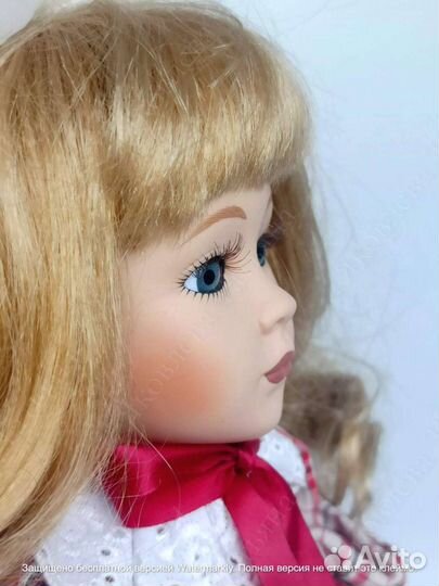 Кукла фарфоровая коллекционная