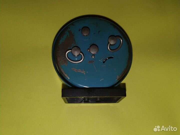 Часы будильник СССР