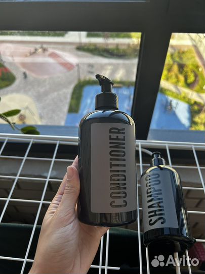 Бутылочки для шампуня и кондиционера