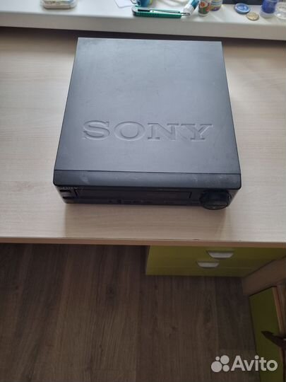 Видеомагнитофон sony и DVD плеер sharp все бу