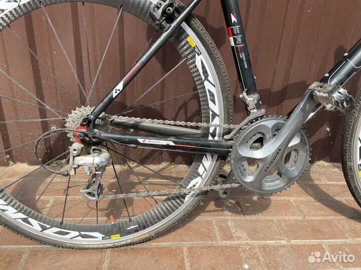 Cube cross road line