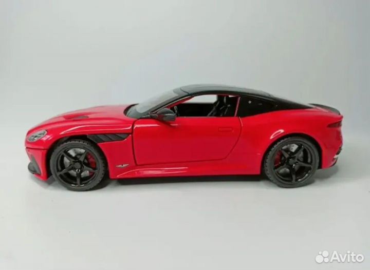 Модель Aston Martin