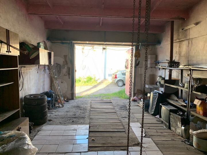 Гараж, > 30 м²