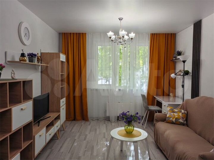 2-к. квартира, 60 м², 1/17 эт.