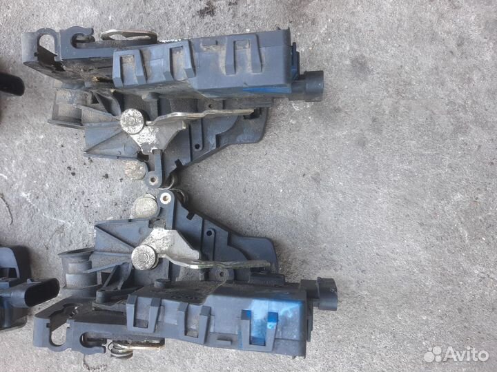 Замок двери Mercedes w163ML