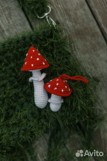 Вязаные мухоморы обвес на сумку
