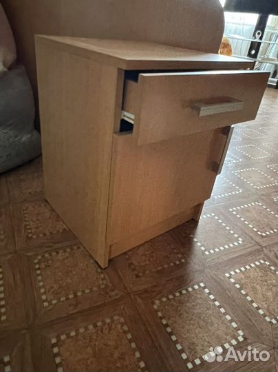 Тумба прикроватная