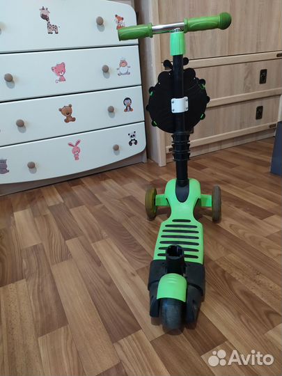 Самокат трёхколёсный с корзиной