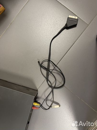 Видеомагнитофон LG с пультом