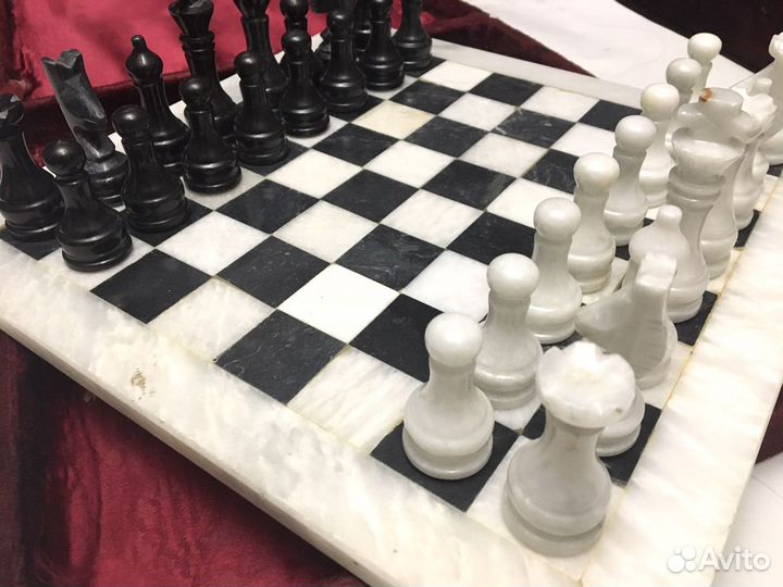 Шахматы из камня
