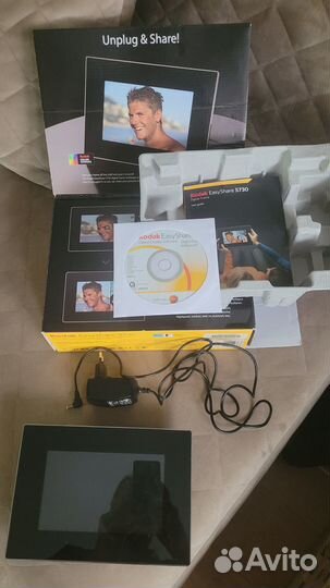 Цифровая фоторамка Kodak EasyShare S730