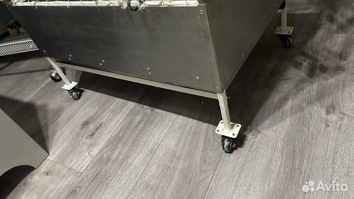 Клетка для крупного попугая