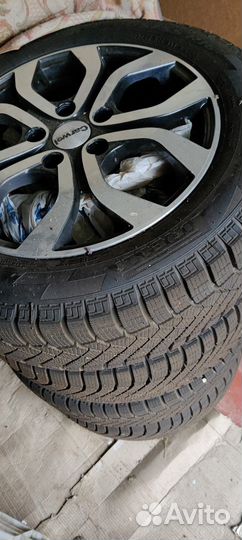 Литые диски 5 114.3 с резиной 205 55 r16 Pirelli