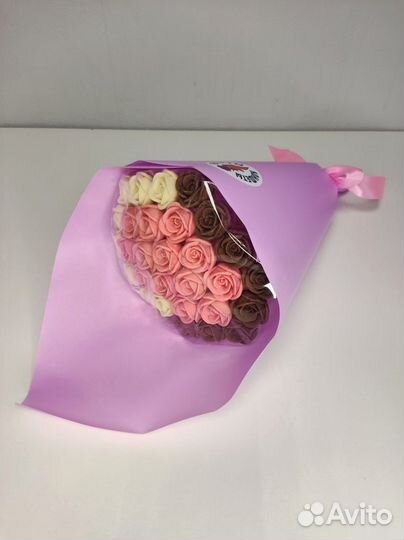 Букет - 29 Роз из Белого и Молочного Шоколада