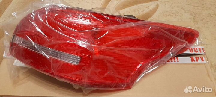 Задняя правая фара ford focus 3