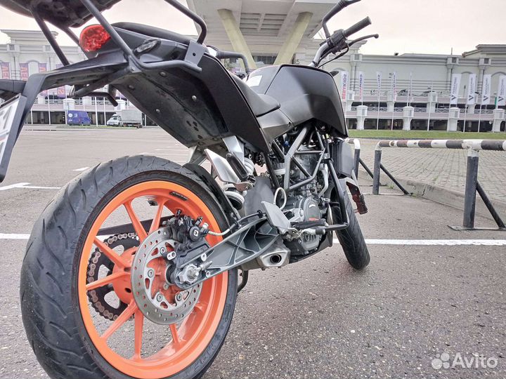 KTM duke 200