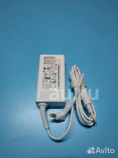 Блок питания Acer 5.5x1.7мм 65W 19V 3.42A белый