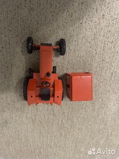 Модель трактора