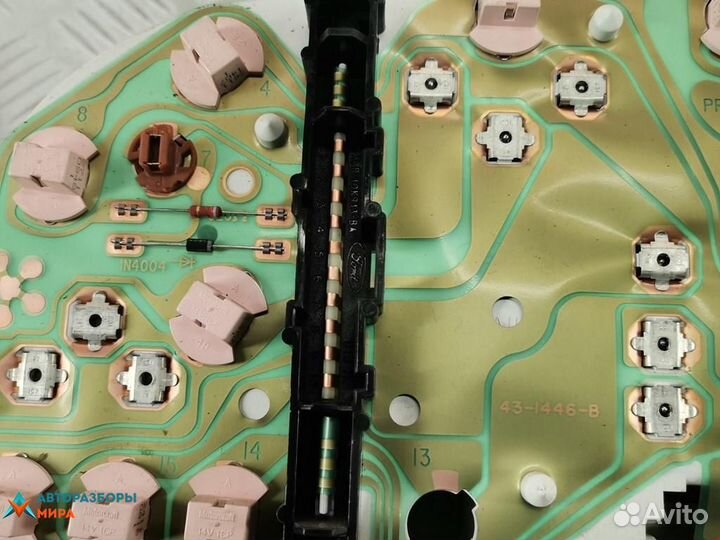 Щиток приборов (приборная панель) Ford Mondeo 2