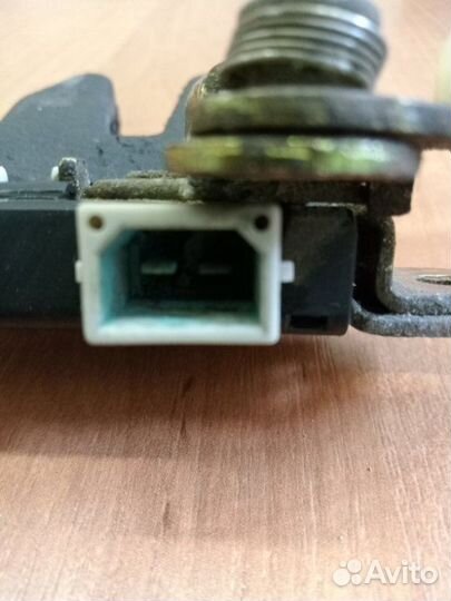 Замок багажника Volkswagen Passat B5 седан 1.8 T