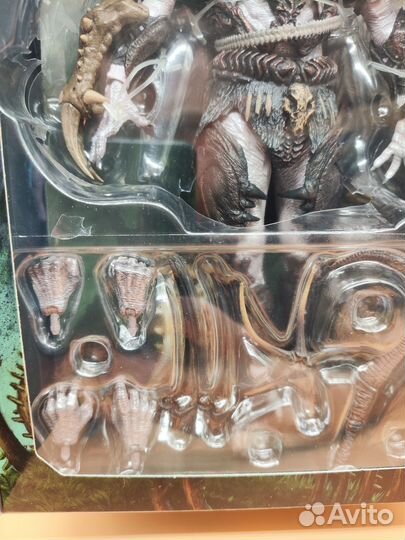 Фигурка Alpha Predator 20см