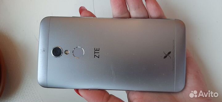 ZTE Blade, 512 МБ