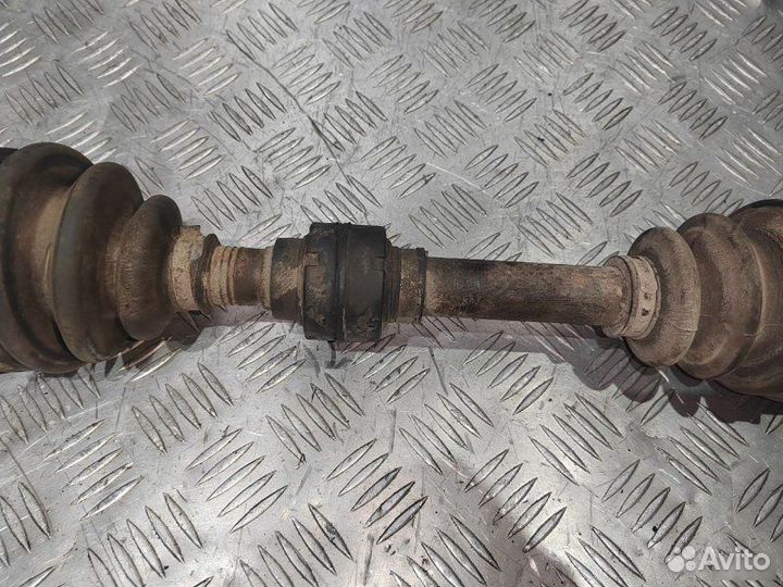 Привод левый Mitsubishi Carisma 1.8 1995-2003