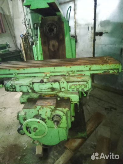 Фрезерный станок 6н82