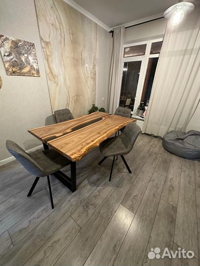 Стол река из слэба карагача и эпоксидной смолы