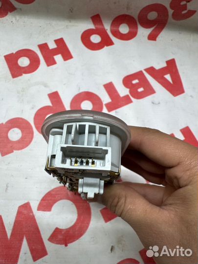 Плафон освещения салона Renault Logan 2