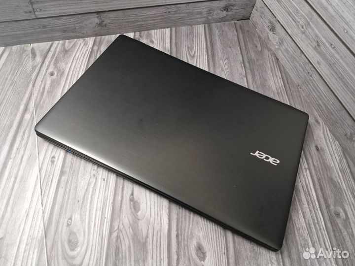 Acer EX2510G-345E i3 4005U / GeForce 820M