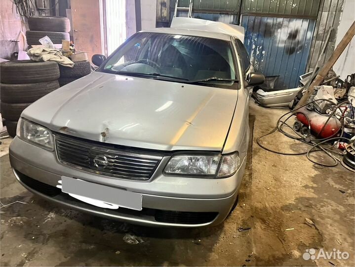 Nissan Sunny 1.5 AT, 2000, битый, 999 999 км