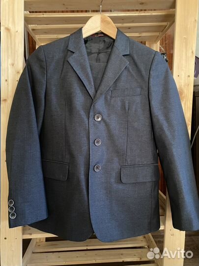 Школьный костюм для мальчика серый 140