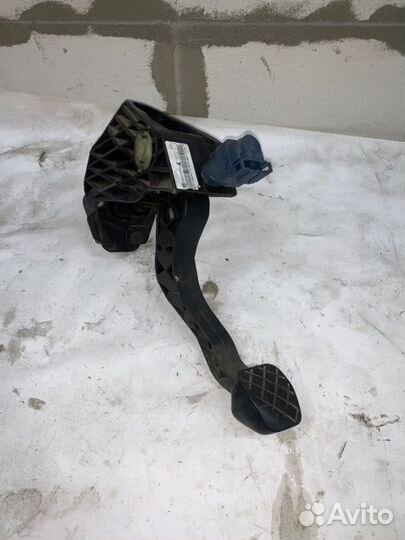 Педаль сцепления Volkswagen Polo седан 1.6 2017