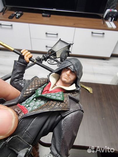 Assassins creed syndicate фигурка