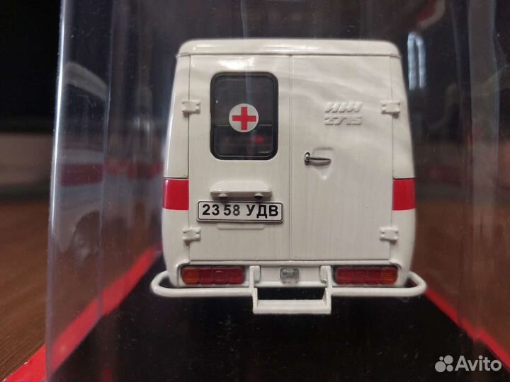 Модель автомобиля иж 2715