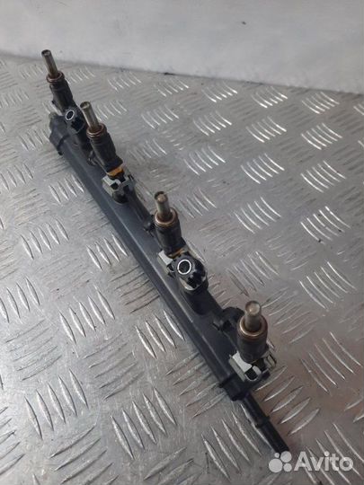 Топливная рампа Peugeot 308 хэтчбэк 5 дв. 1.6 5FW