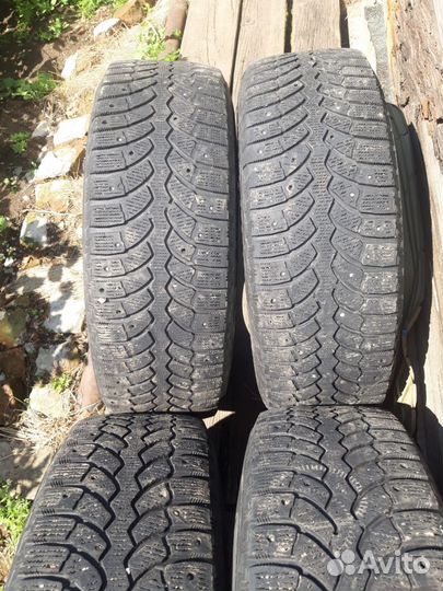 Bridgestone Blizzak Spike-01 195/65 R15